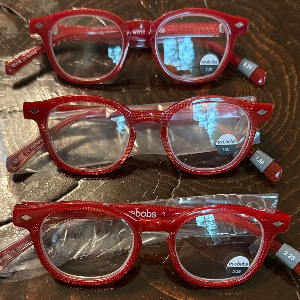 Red lens reading glasses blue light